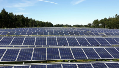 A napenergia t&aacute;rol&aacute;s&aacute;ra &eacute;s eloszt&aacute;s&aacute;ra szolg&aacute;l&oacute; energiat&aacute;rol&oacute;t telep&iacute;tettek Z&aacute;nk&aacute;n