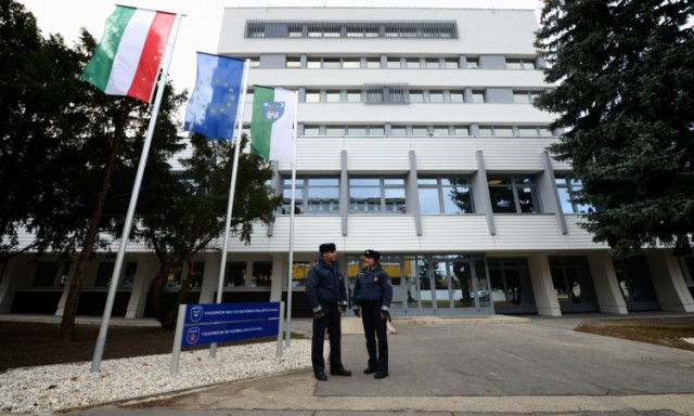 Felmentett&eacute;k a Veszpr&eacute;mi Rendőrkapit&aacute;nys&aacute;g vezetőj&eacute;t, de m&aacute;r megvan az ut&oacute;dja is