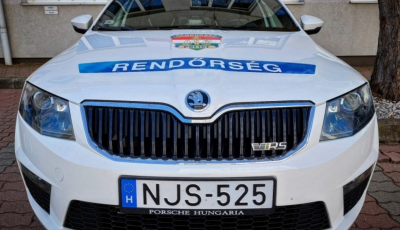 A szomsz&eacute;d n&eacute;ni sz&aacute;ml&aacute;j&aacute;ra vett telefonokat - elfogt&aacute;k a rendőr&ouml;k