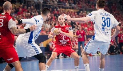 P&eacute;nteken &uacute;jra Veszpr&eacute;m - Szeged rangad&oacute;t tartanak