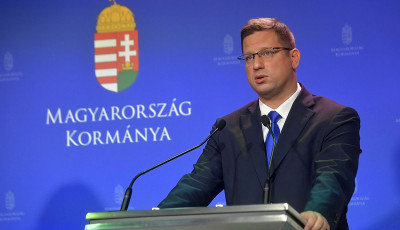 Ad&oacute;cs&ouml;kkent&eacute;si programot jelentettek be a mai korm&aacute;nyinf&oacute;n
