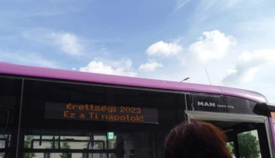 Napi j&oacute;fej - &Eacute;retts&eacute;gizőknek &uuml;zent a V-busz