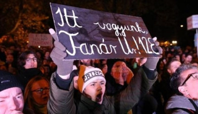 K&ouml;zel h&uacute;szezren csatlakoztak a T&ouml;rt&eacute;nelemtan&aacute;rok Egylet&eacute;nek pet&iacute;ci&oacute;j&aacute;hoz