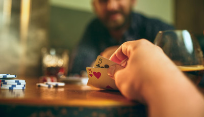 A bl&ouml;ff&ouml;l&eacute;s &bdquo;ezer arca&rdquo; &ndash; Mi&eacute;rt fontos &eacute;s milyen fajt&aacute;i l&eacute;teznek?