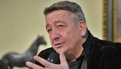 Feljelentett&eacute;k Bayert mert egy cikkben Kr&uacute;bi hal&aacute;l&aacute;ra buzd&iacute;tott