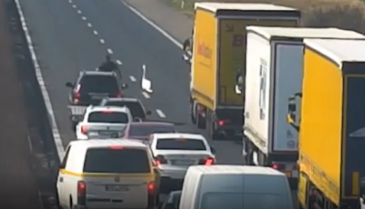 Szerencs&eacute;re j&oacute;l v&eacute;gződ&ouml;tt - Hatty&uacute;t mentettek az M1-esen - VIDE&Oacute;