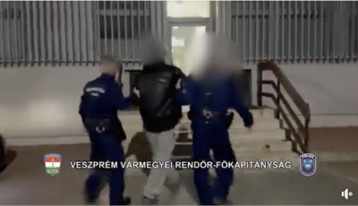 Nemi szerv&eacute;t mutogatva s&eacute;t&aacute;lgatott Veszpr&eacute;m belv&aacute;ros&aacute;ban egy helyi fiatal f&eacute;rfi