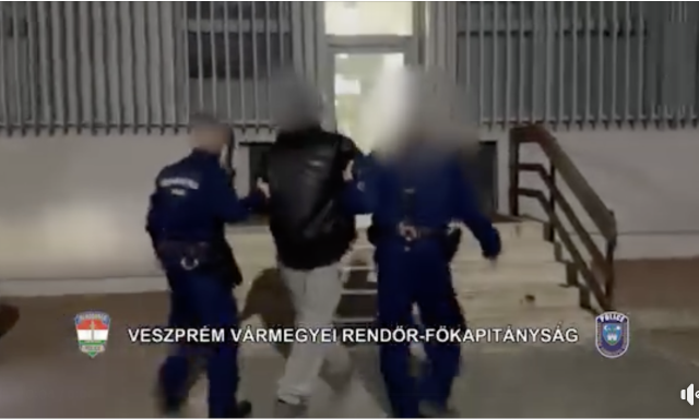 Nemi szerv&eacute;t mutogatva s&eacute;t&aacute;lgatott Veszpr&eacute;m belv&aacute;ros&aacute;ban egy helyi fiatal f&eacute;rfi