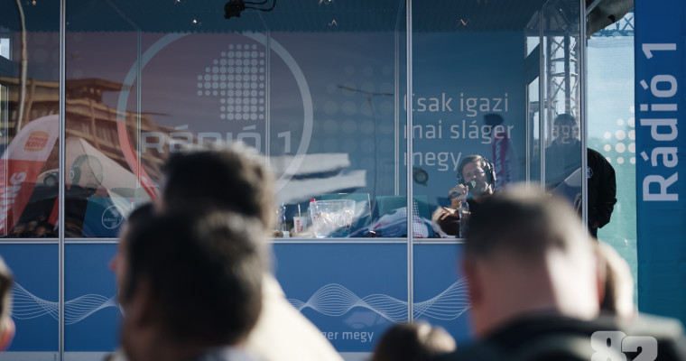 Balázsékkal ébredt Veszprém, rengetegen voltak kíváncsiak élőben a legnépszerűbb reggeli műsorra - GALÉRIA