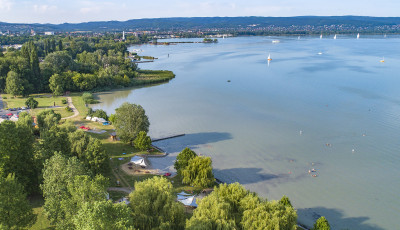 Itt a keszthelyi 400 forintos wc-d&iacute;j &aacute;ra - Sokan a Balatonba v&eacute;gezt&eacute;k a dolgukat, &iacute;gy le kellett z&aacute;rni a strandot