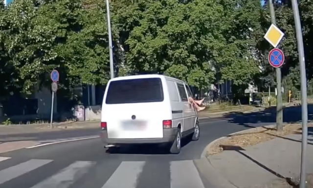 Kil&oacute;g&oacute; l&aacute;bak miatt bukott le egy aut&oacute;s Veszpr&eacute;mben - VIDE&Oacute;