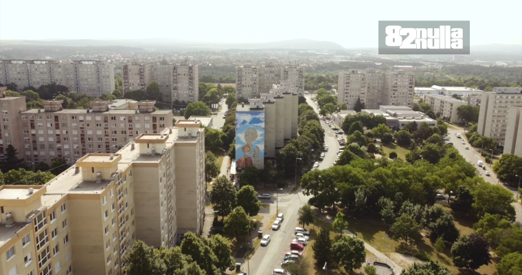 Utols&oacute; sim&iacute;t&aacute;sokn&aacute;l j&aacute;r a Westprememural &ndash; VIDE&Oacute;