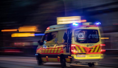 Negyven percig kerest&eacute;k a mentők a nem l&eacute;tező &uacute;jra&eacute;leszt&eacute;s helysz&iacute;n&eacute;t - Vakl&aacute;rm&aacute;ra riasztott&aacute;k őket