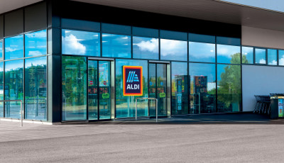 &Ouml;t forintra &aacute;razza le a ruh&aacute;kat &eacute;s cipőket az ALDI, ezer forintos kupon j&aacute;r a nyugd&iacute;jasoknak