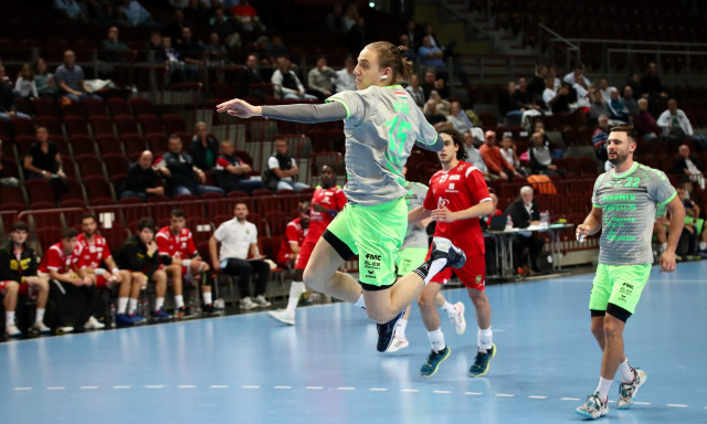 A Fradi otthon&aacute;ban l&eacute;p p&aacute;ly&aacute;ra a Fej&eacute;r-B.&Aacute;.L. Veszpr&eacute;m