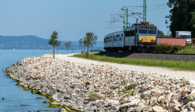 Hatalmas vas&uacute;tfejleszt&eacute;st lengettek be a Balatonn&aacute;l