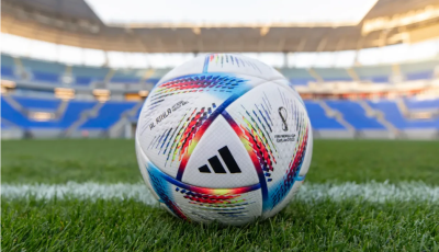 Becsippelt labda seg&iacute;ti majd az őszi katari foci VB-t