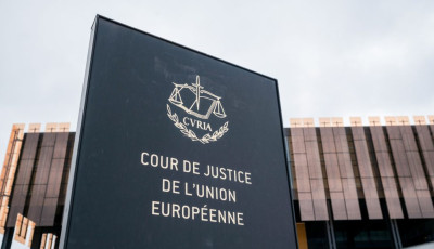 Fordulat a devizahitelesek &uuml;gy&eacute;ben: az EU B&iacute;r&oacute;s&aacute;ga &eacute;rv&eacute;nytelennek nyilv&aacute;n&iacute;totta a szerződ&eacute;seket