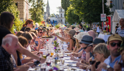 Mehet az eszem-iszom? 1500 m&eacute;teres hossz&uacute;asztal pikniket tartanak vas&aacute;rnap a Kolostorok &eacute;s Kertekben