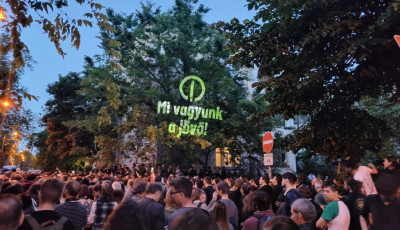 1500 tettre k&eacute;sz aktivista jelentkez&eacute;s&eacute;t v&aacute;rj&aacute;k a di&aacute;kok