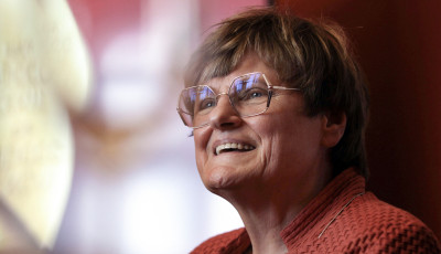 Karik&oacute; Katalin mRNS technol&oacute;gi&aacute;j&aacute;t a r&aacute;k elleni gy&oacute;gyszer fejleszt&eacute;s&eacute;re haszn&aacute;lj&aacute;k