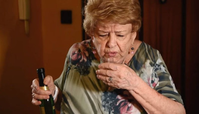 A Szomsz&eacute;dok Janka n&eacute;nij&eacute;vel kamp&aacute;nyol a BRFK az ittas vezetők ellen - VIDE&Oacute;
