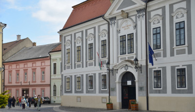 Minden napra egy ki&aacute;ll&iacute;t&aacute;smegnyit&oacute; a Műv&eacute;szetek H&aacute;z&aacute;ban az EKF nyit&oacute; het&eacute;n