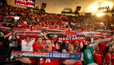 Elk&eacute;pesztő - Veretlen&uuml;l v&aacute;rjuk a k&ouml;z&eacute;pd&ouml;ntőt