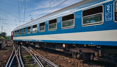 &quot;Ne csak &iacute;g&eacute;rj&eacute;k, &eacute;p&iacute;ts&eacute;k is!&quot; - A Veszpr&eacute;m&ndash;Ajka vas&uacute;tvonal &eacute;p&iacute;t&eacute;s&eacute;t s&uuml;rgetik