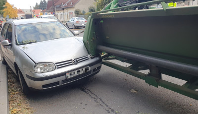 Parkol&oacute; aut&oacute;nak csap&oacute;dott egy komb&aacute;jnr&oacute;l elszabadult vontatm&aacute;ny Zircen