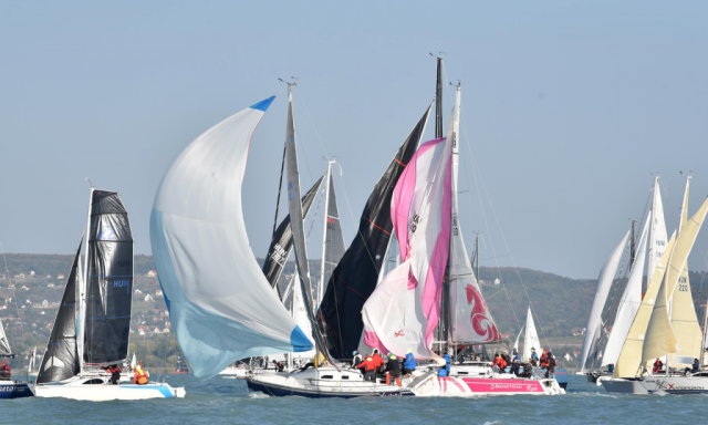 Vegy&eacute;tek elő a haj&oacute;kat! 200 vitorl&aacute;z&oacute;t v&aacute;rnak az okt&oacute;ber elejei Sz&uuml;reti Regatt&aacute;ra