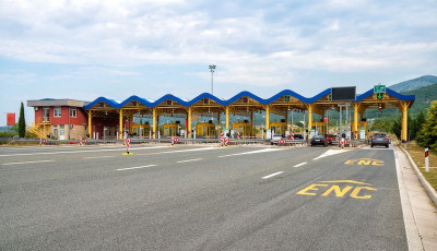 K&eacute;t &eacute;ven bel&uuml;l eltűnhetnek a fizetőkapuk a horv&aacute;t aut&oacute;p&aacute;ly&aacute;r&oacute;l