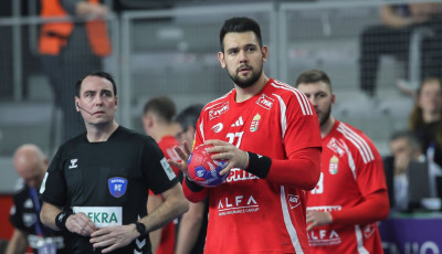 B&aacute;nhidi &eacute;s Szita sem l&eacute;phet p&aacute;ly&aacute;ra az olaszok elleni felk&eacute;sz&uuml;l&eacute;si meccsen